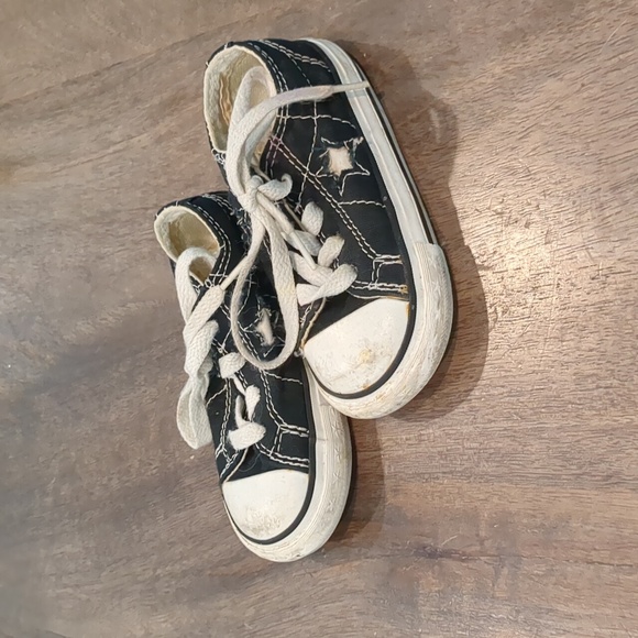 Converse all stars, toddler size 5 - Picture 3 of 4